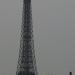 La Tour Eiffel dans la grisaille de l'hiver